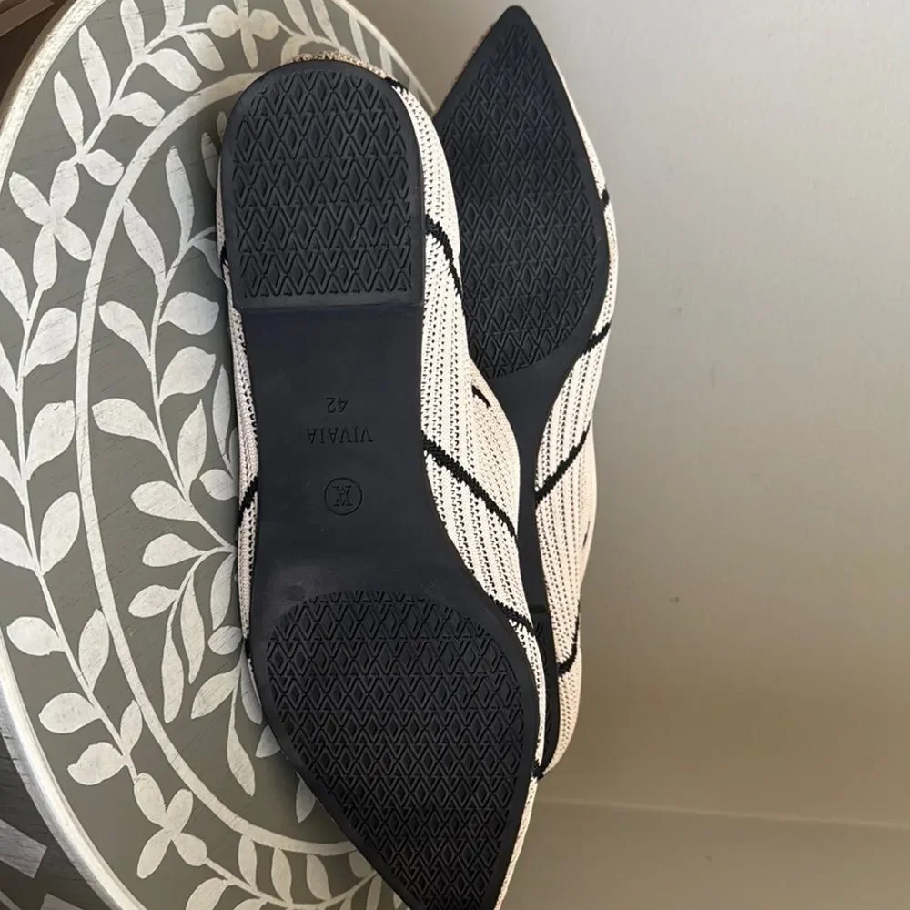 Vivaia Pointed Toe Striped Flats sz 42